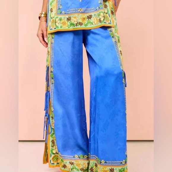 Ready for Vacay! 🏝️Blue… Paisley Blue Top & Pants - Picture 6 of 8